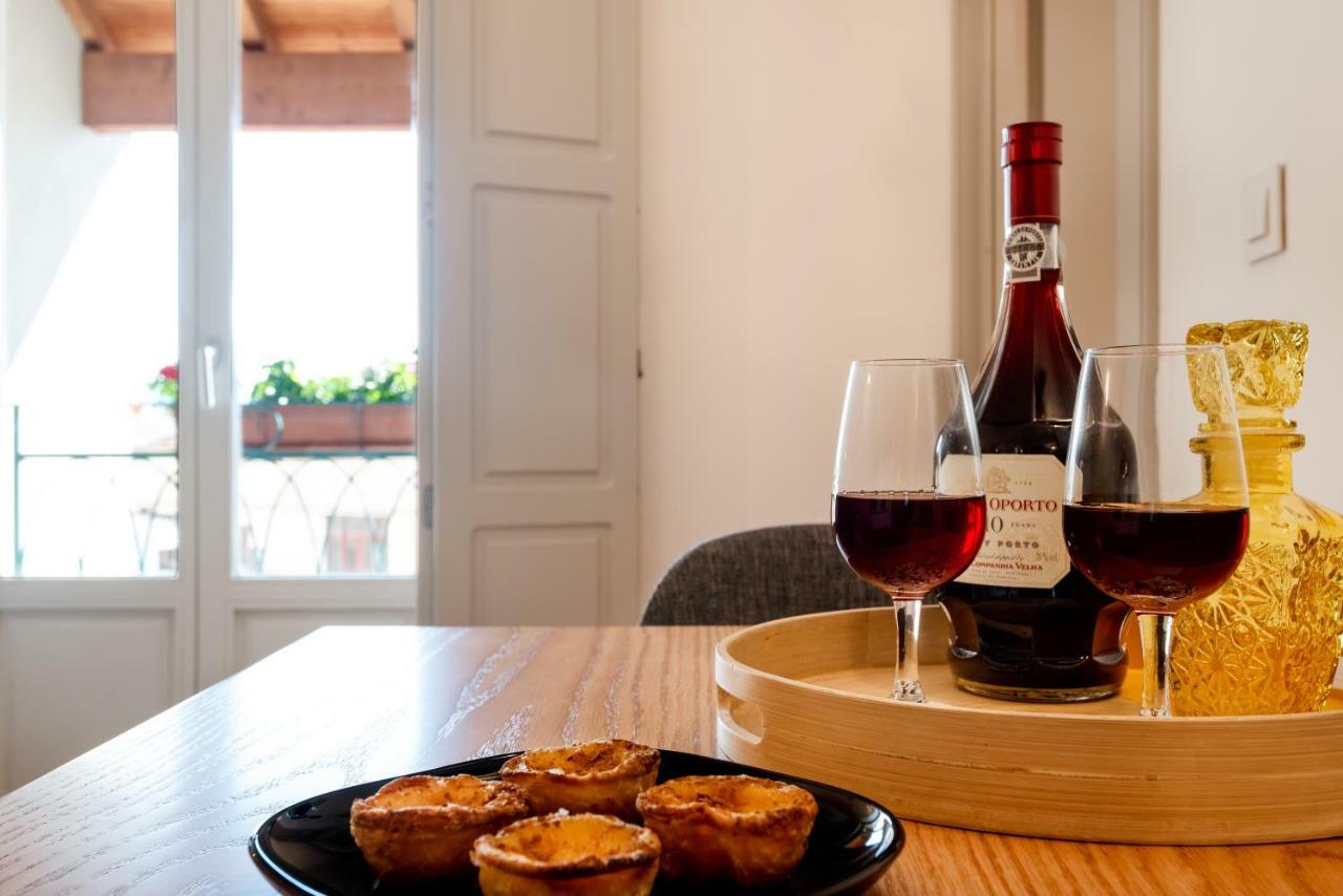 Lovelystay - Sun Loft W/ Balcony Porto Exterior foto