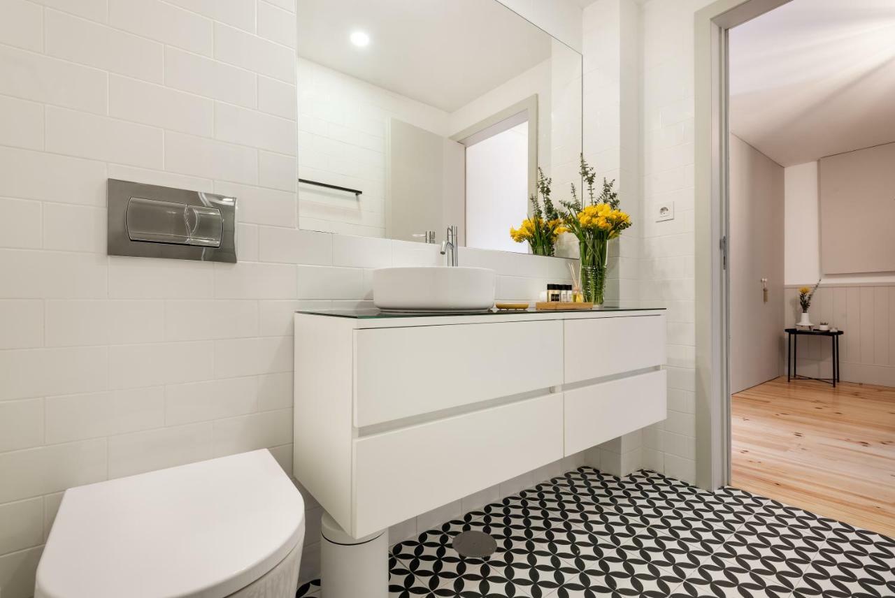 Lovelystay - Sun Loft W/ Balcony Porto Exterior foto